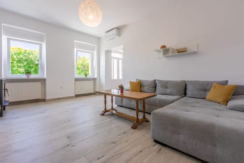 House Tinac - Unit 208501-16