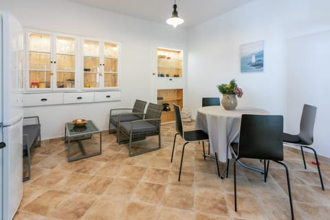 House Goldie - Unit 210525-16