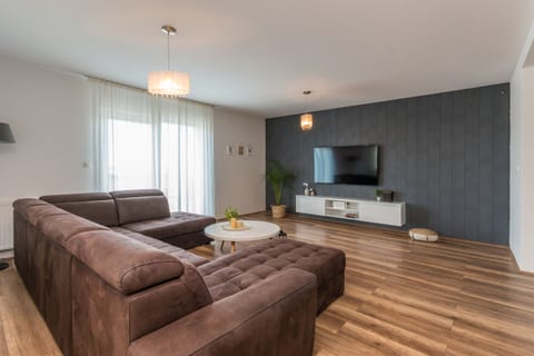 Villa Petrel - Unit 210590-16