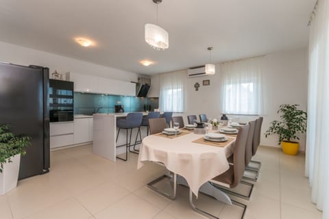 Villa Petrel - Unit 210590-16