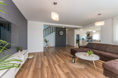 Villa Petrel - Unit 210590-16