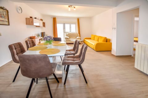 Apartments Calida B - Unit 210622-16