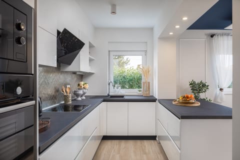 Villa Peregrine - Unit 210677-16