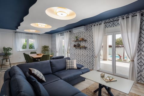 Villa Peregrine - Unit 210677-16