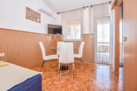 Apartments Clair - Unit 210705-16