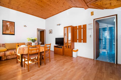 Apartments Family corner - Unit 210708-16