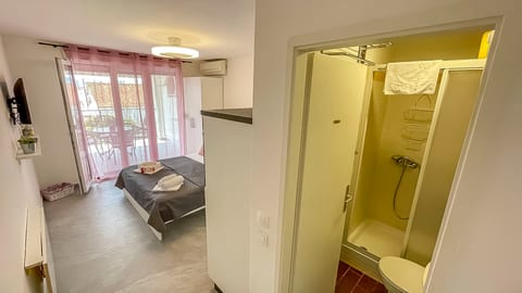 Apartments Rouge - Unit 210722-16