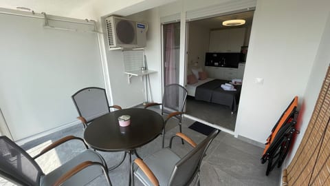 Apartments Rouge - Unit 210722-16