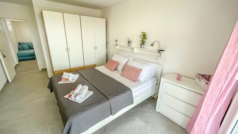 Apartments Rouge - Unit 210724-16