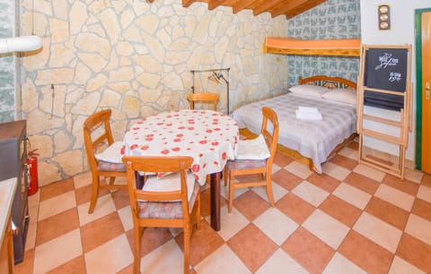 House Volak - Unit 210790-16