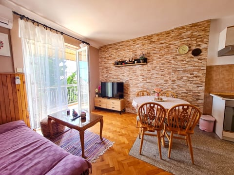 Apartment Roses - Unit 210813-16