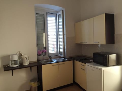 Apartments Tanya - Unit 210815-16