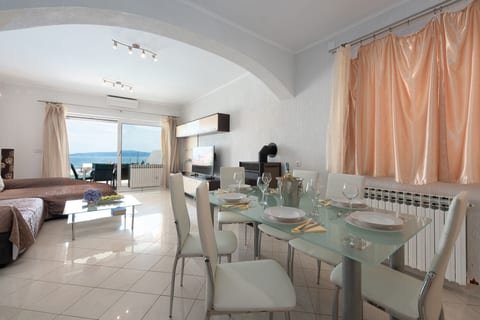 House Gold Point - Unit 210819-16