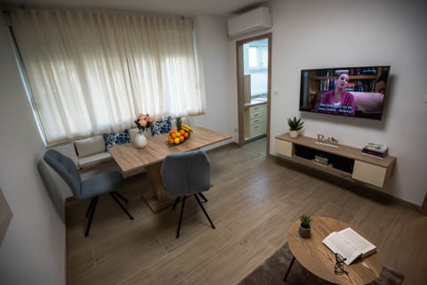 Apartment N D - Unit 210824-16