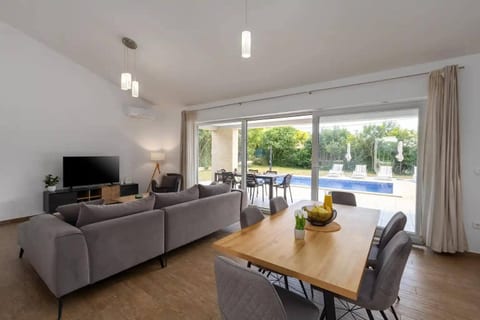 Villa Deluxe - Unit 210825-16