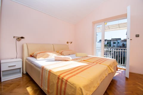 Apartments and Room Agiss with pool - Unit 210860-16