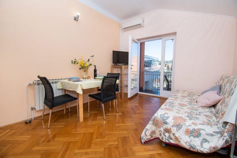 Apartments and Room Agiss with pool - Unit 210860-16