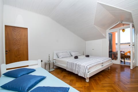 Apartments and Room Agiss with pool - Unit 210862-16