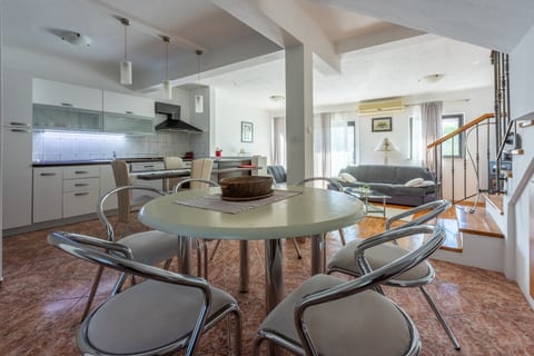 House Sunshine - Unit 210898-16