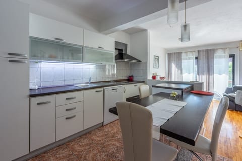 House Sunshine - Unit 210898-16