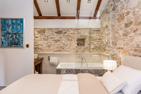 Villa Stone - Unit 210940-16