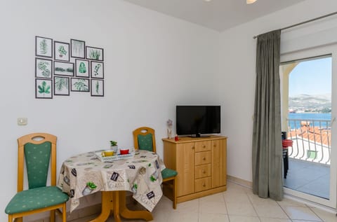 Apartment Mario - Unit 211000-16