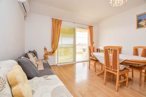 Apartments Dandelion - Unit 211095-16