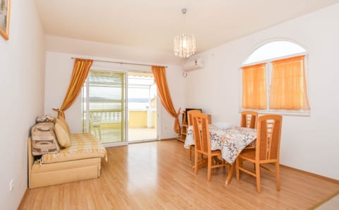 Apartments Dandelion - Unit 211096-16