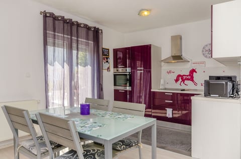 House Christine - Unit 211129-16