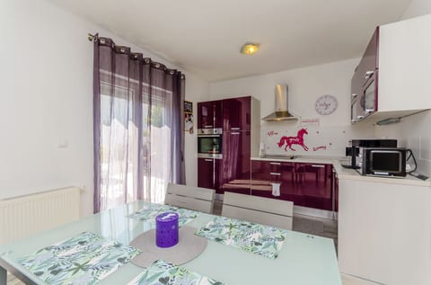 House Christine - Unit 211129-16
