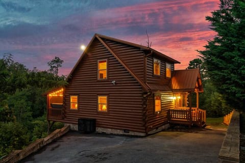 Copper Top Cabin TN