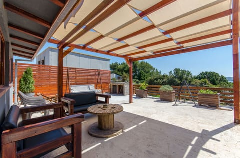 House Frane - Unit 211289-16