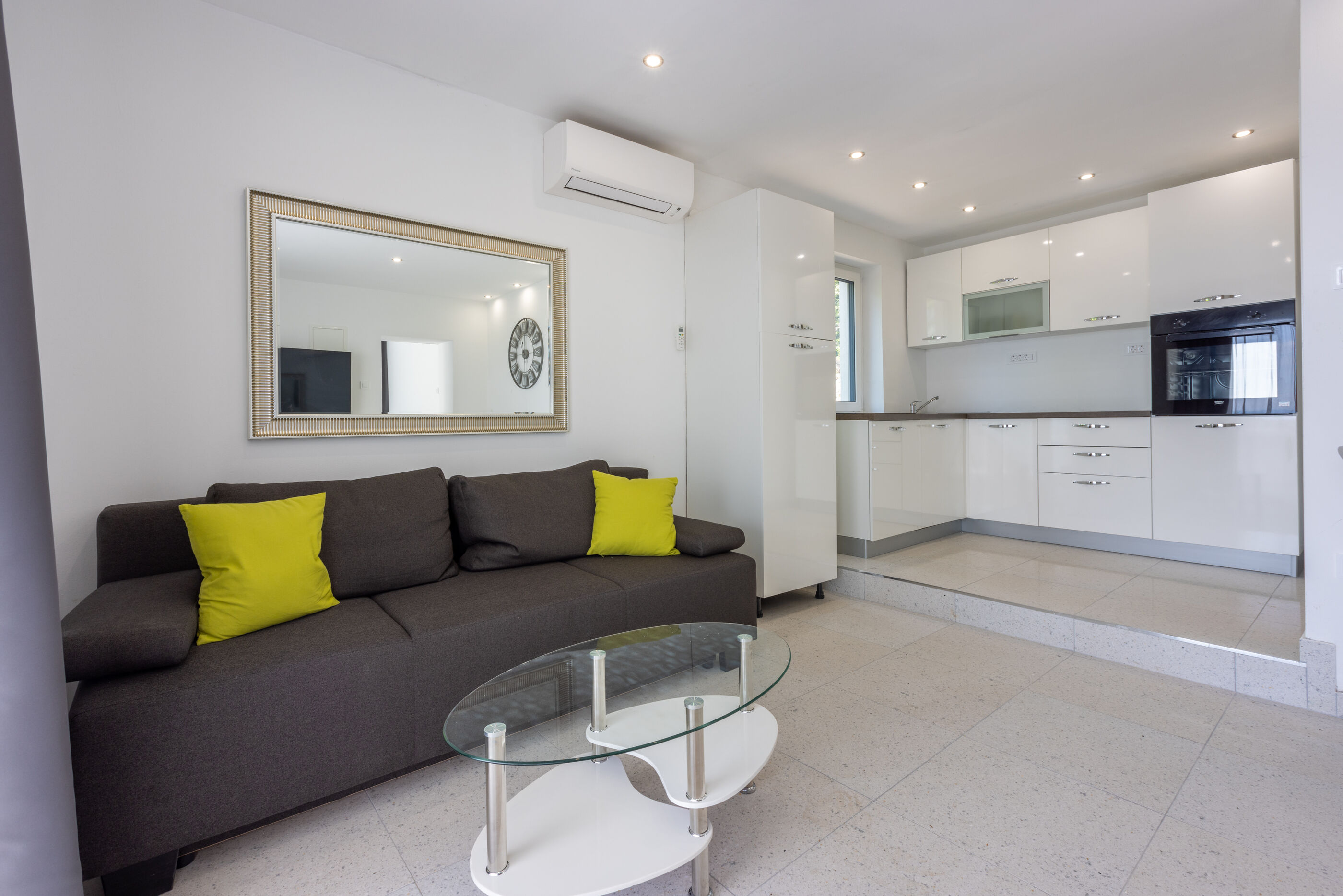House Lynn - Unit 211292-16