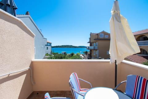 Apartments Goran near the beach - Unit 211318-16