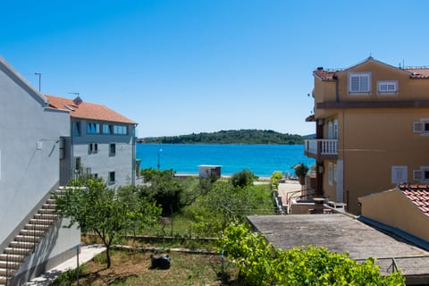 Apartments Goran near the beach - Unit 211318-16