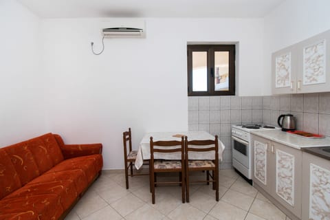Apartments Goran near the beach - Unit 211320-16