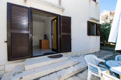 Apartments Goran near the beach - Unit 211320-16