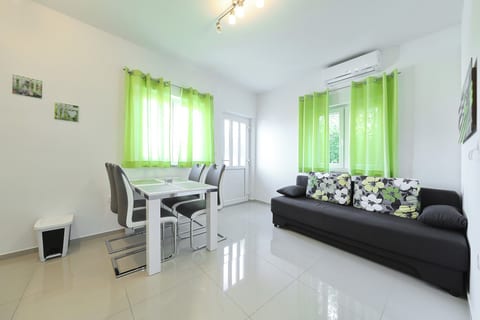 Apartments BoBo - Unit 211333-16