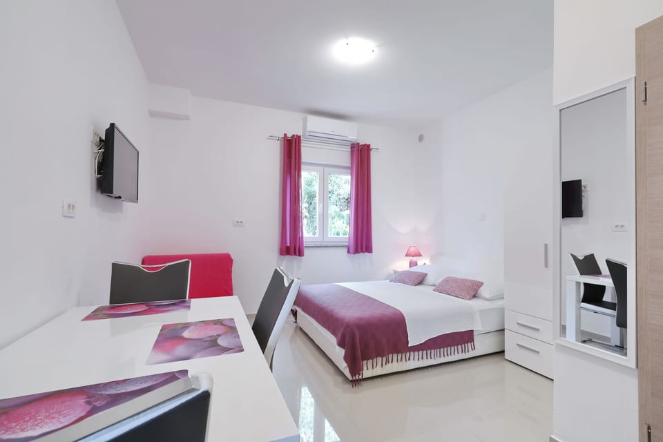 Apartments BoBo - Unit 211335-16