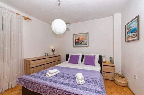 House Rose in center - Unit 211492-16
