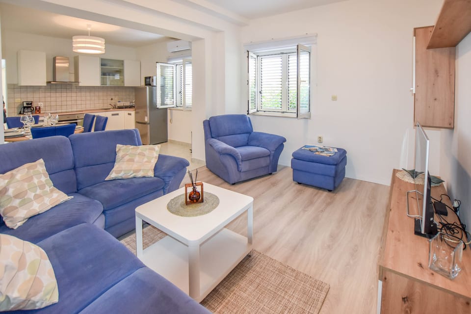 Apartment S and E - Unit 211533-16