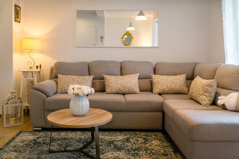 Apartment Mia - Unit 209746-5