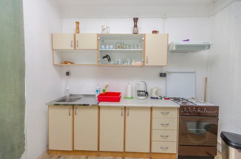 Apartment Lily - Unit 211608-16