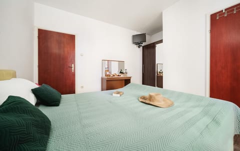 Apartment and Rooms Mrkovic Top Lokacija i Parking - Unit 211615-16