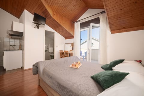 Apartment and Rooms Mrkovic Top Lokacija i Parking - Unit 211617-16