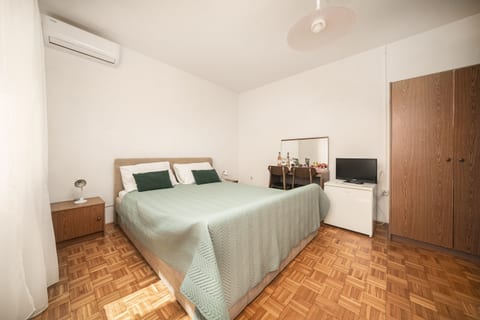 Apartment and Rooms Mrkovic Top Lokacija i Parking - Unit 211620-16
