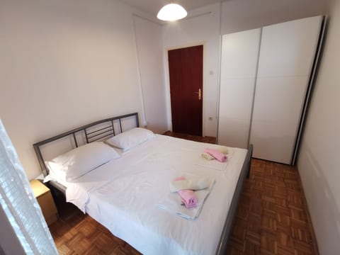 Apartment and Rooms Mrkovic Top Lokacija i Parking - Unit 211621-16
