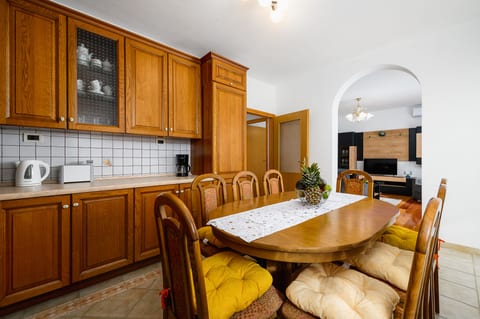 Apartment Paradiz - Unit 211610-16