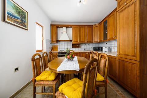 Apartment Paradiz - Unit 211610-16