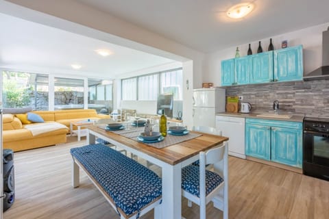 Villa Turquoise breeze - Unit 211612-16